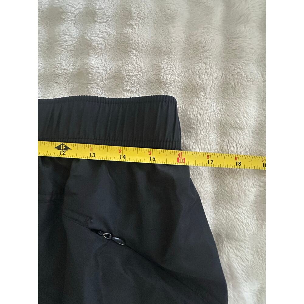 Women’s athletic works shorts - Picture 3 of 5